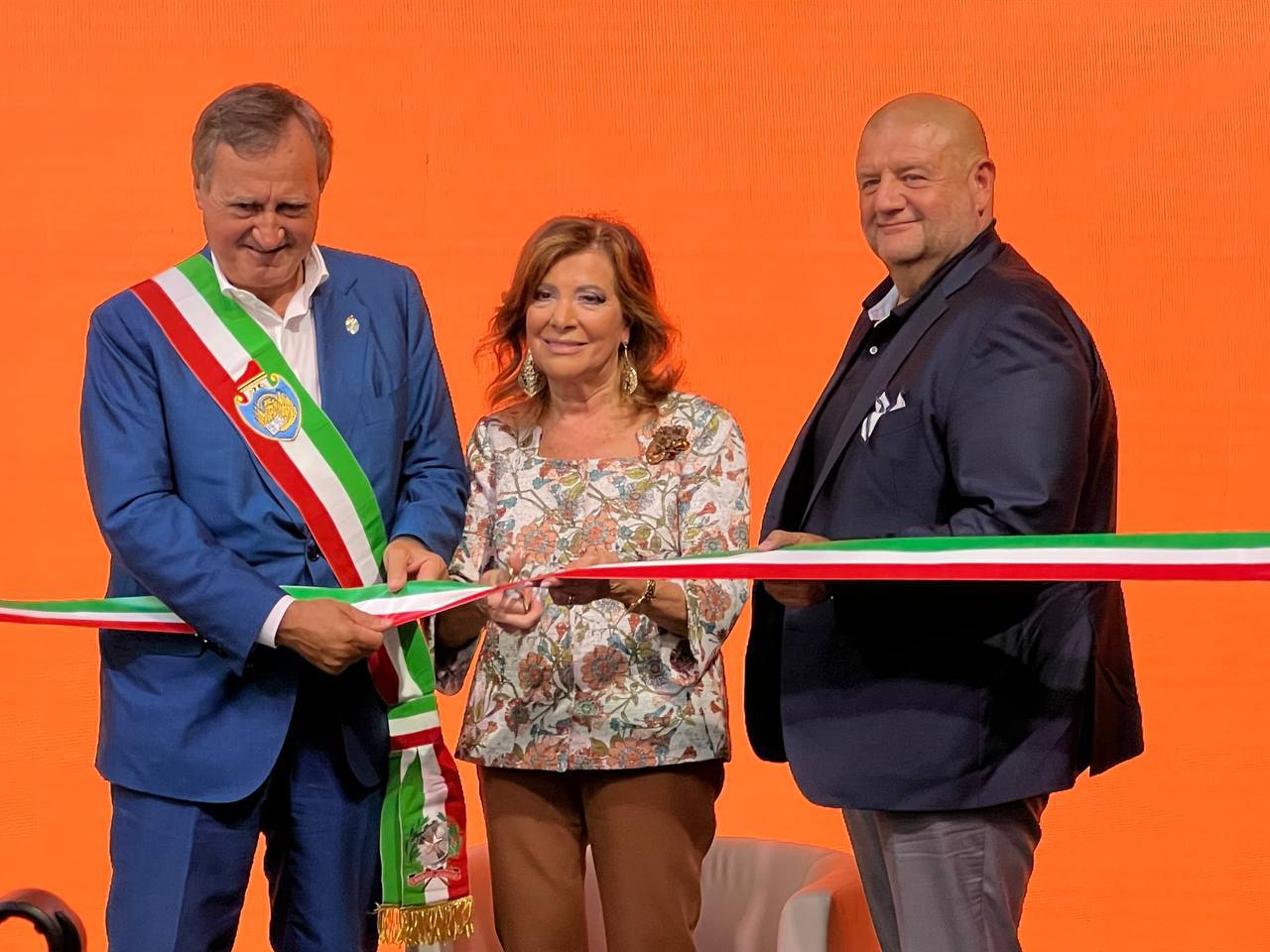 Aperta in Arsenale la fiera che ospita le eccellenze italiane